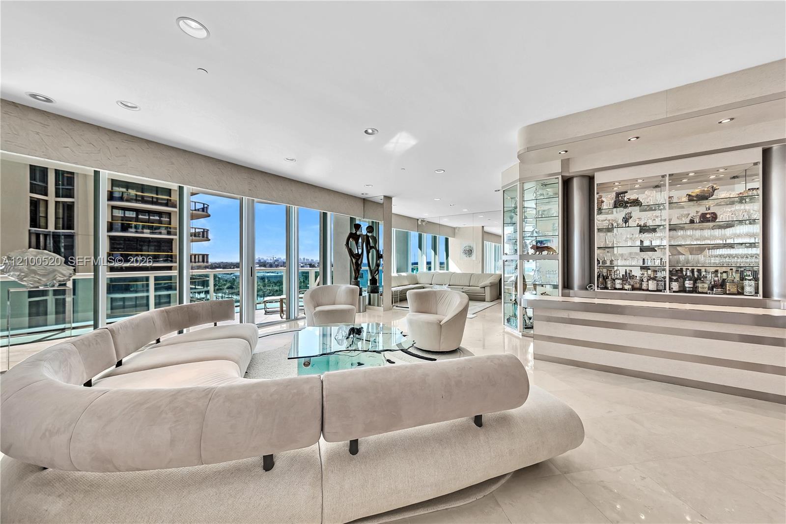 10101 Collins Avenue