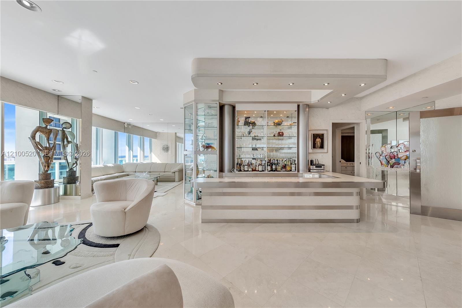 10101 Collins Avenue