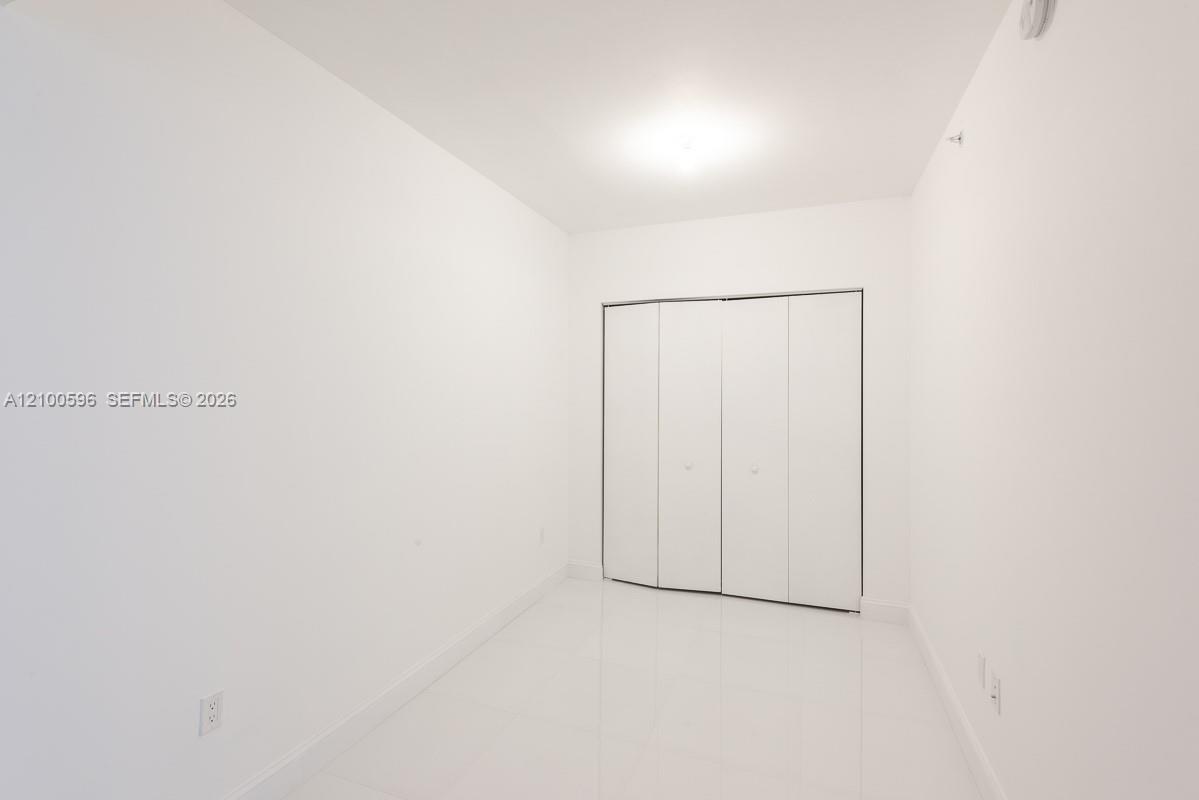 488 NE 18th Street gallery image #10