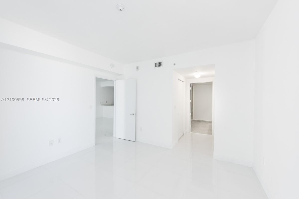 488 NE 18th Street gallery image #14
