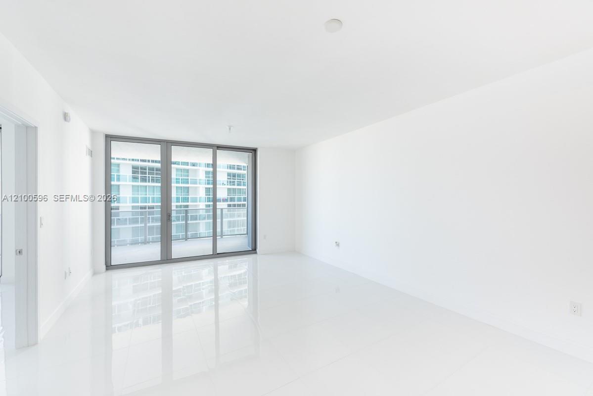 488 NE 18th Street gallery image #3