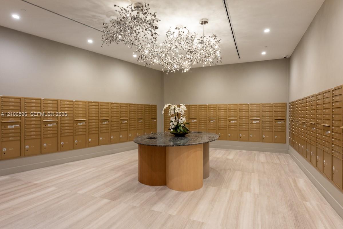 488 NE 18th Street gallery image #33