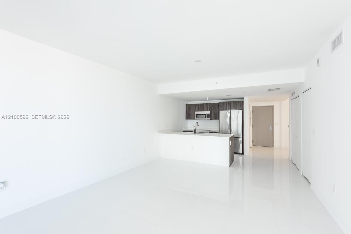 488 NE 18th Street gallery image #5