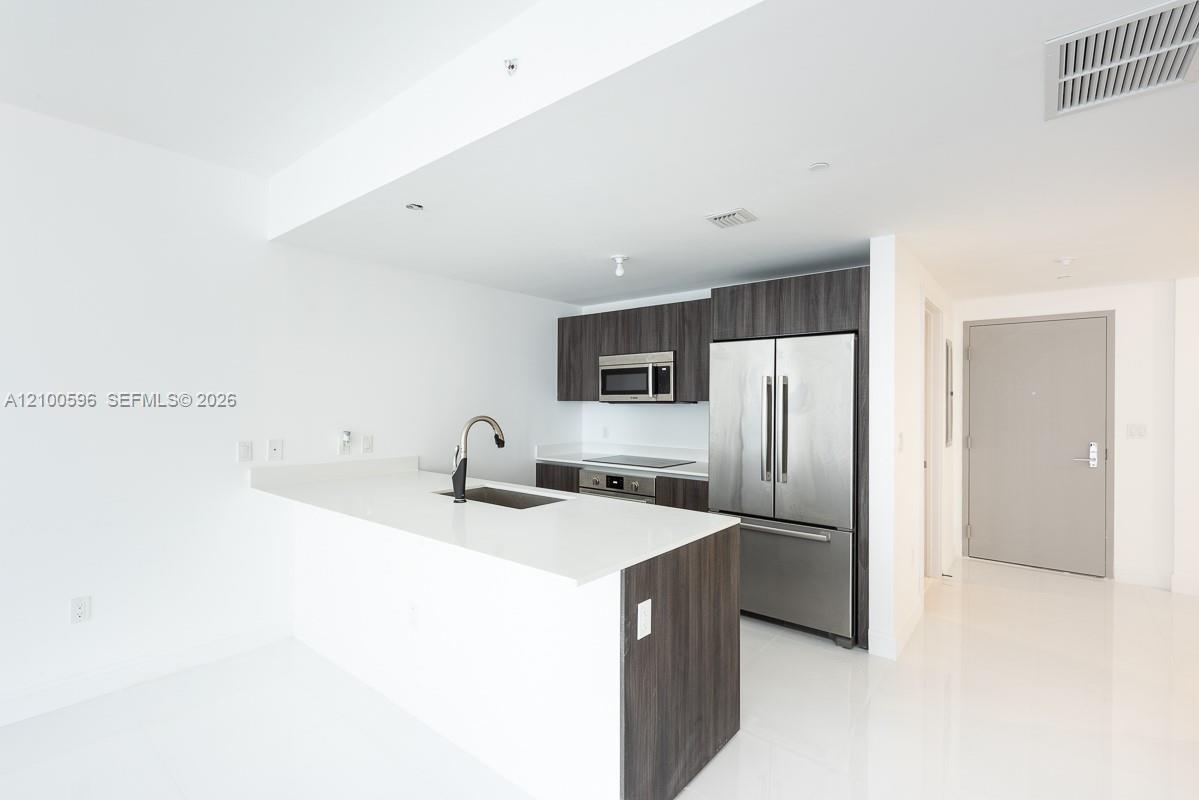 488 NE 18th Street gallery image #6