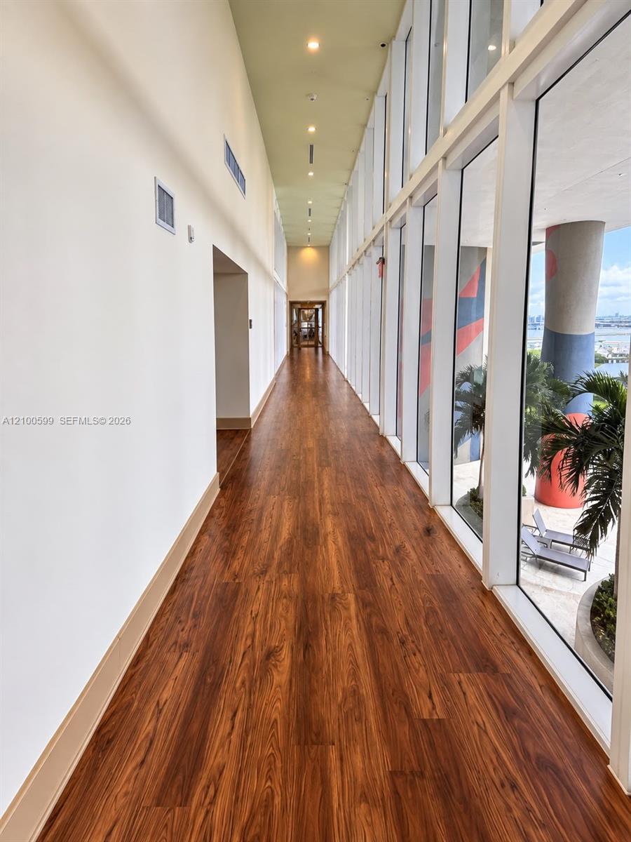50 Biscayne Boulevard gallery image #37