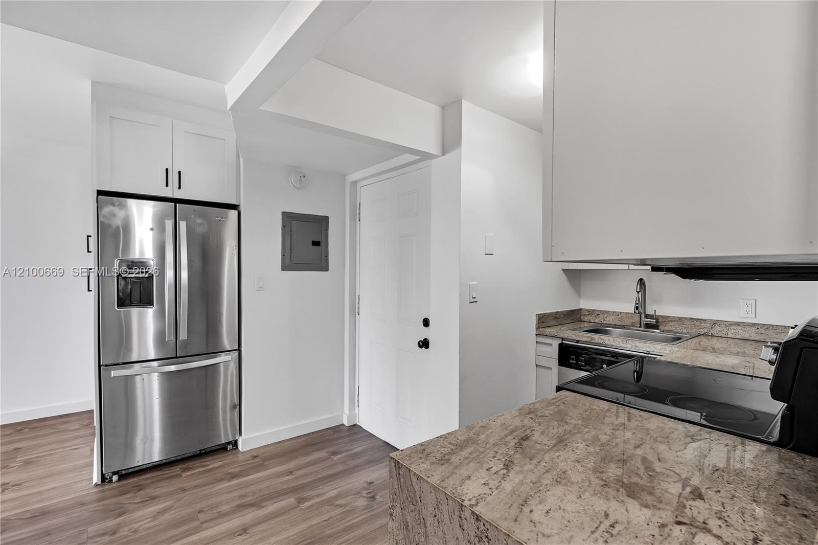 899 West Avenue