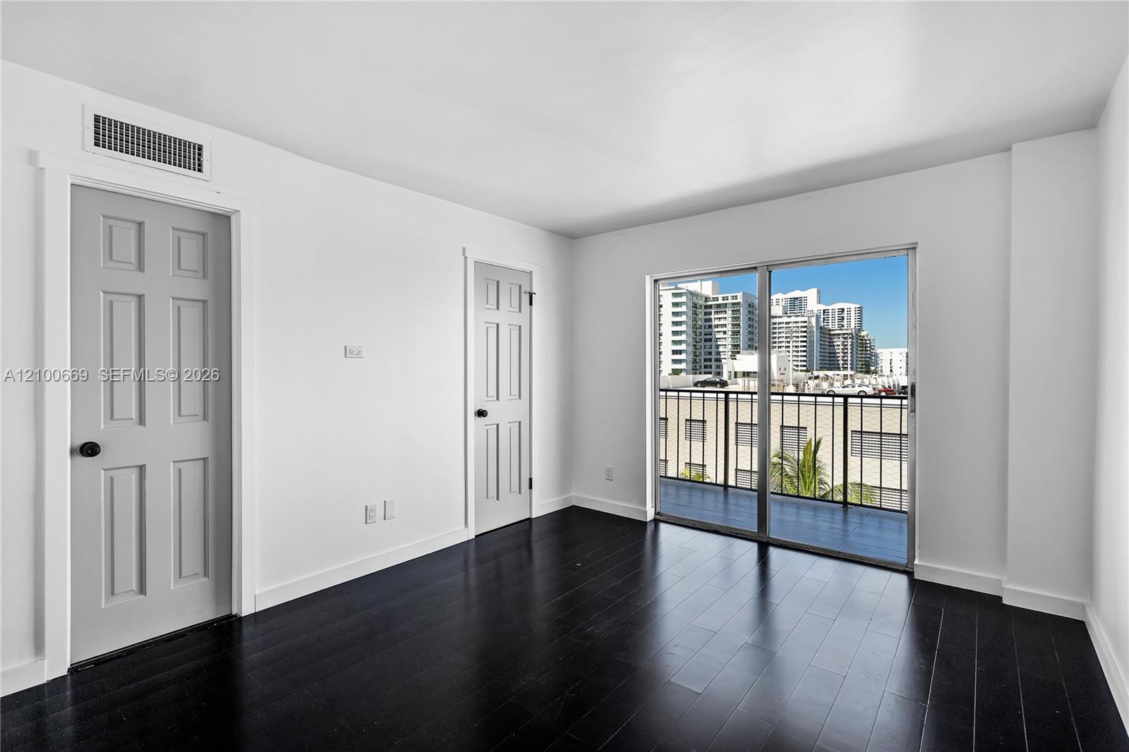 899 West Avenue