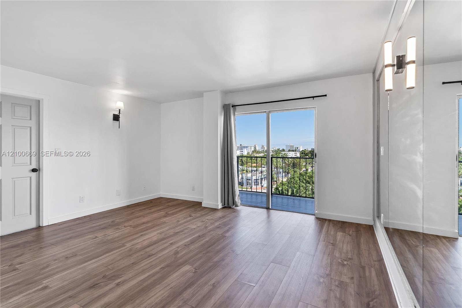 899 West Avenue
