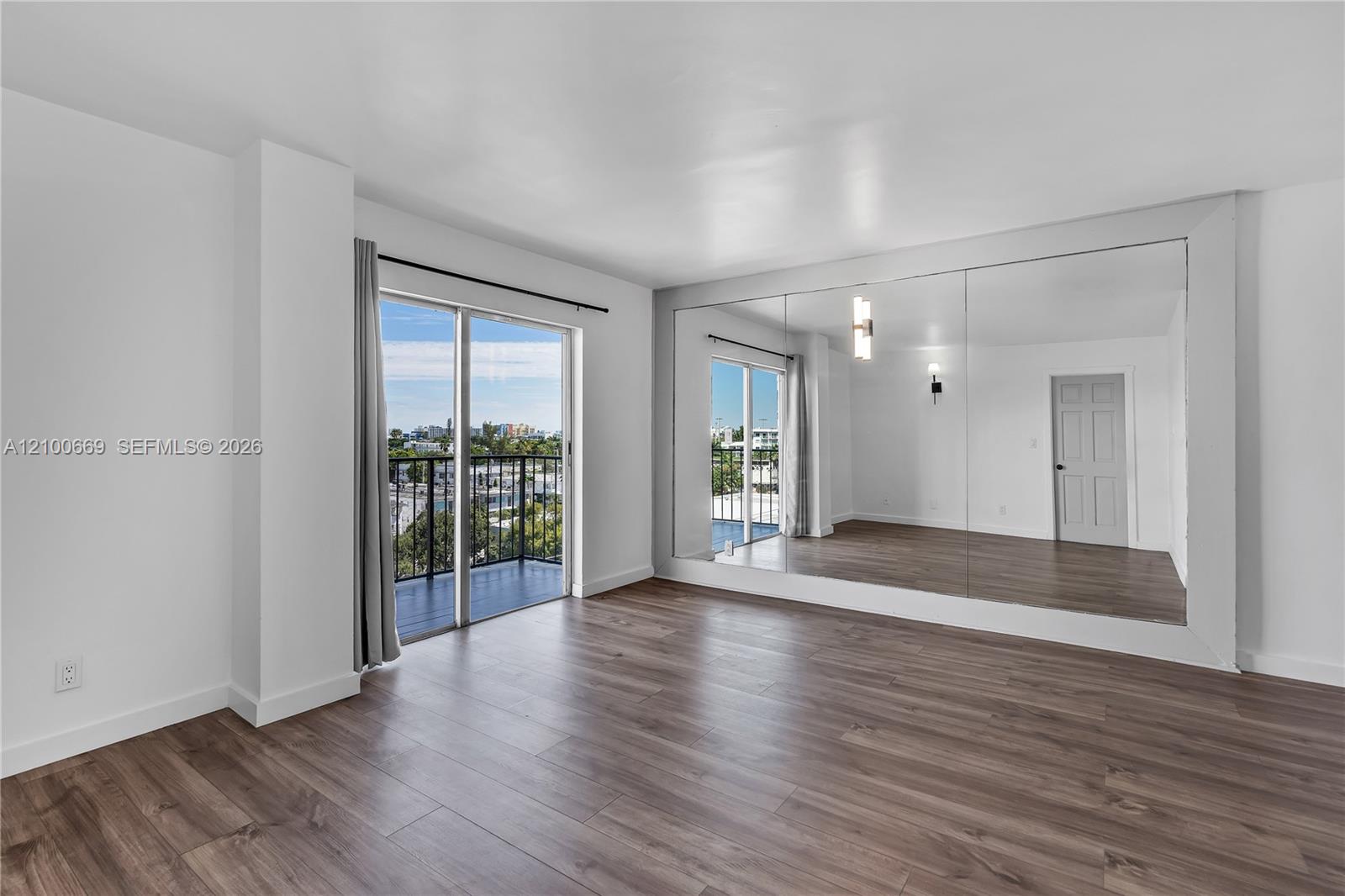 899 West Avenue