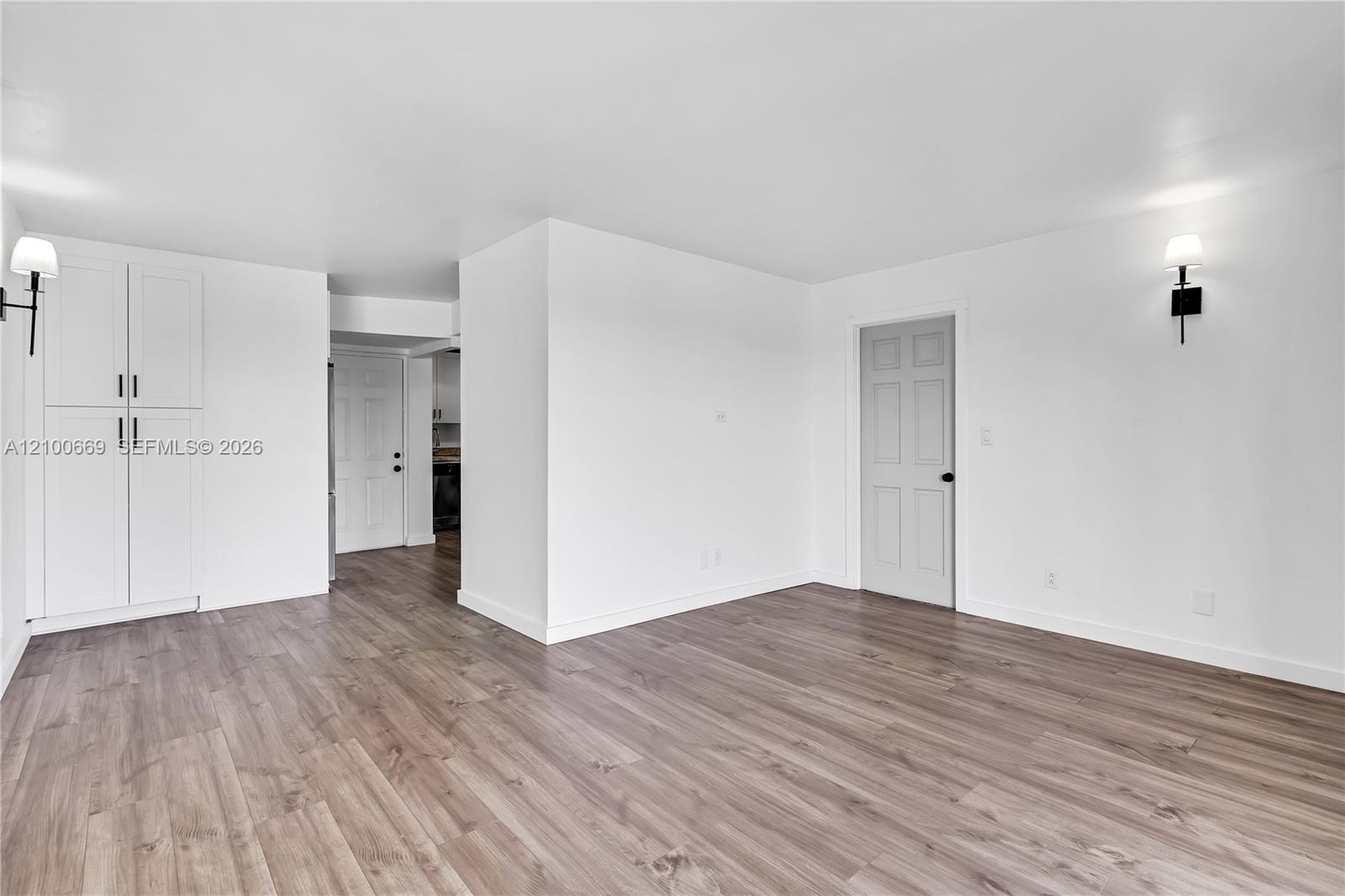 899 West Avenue