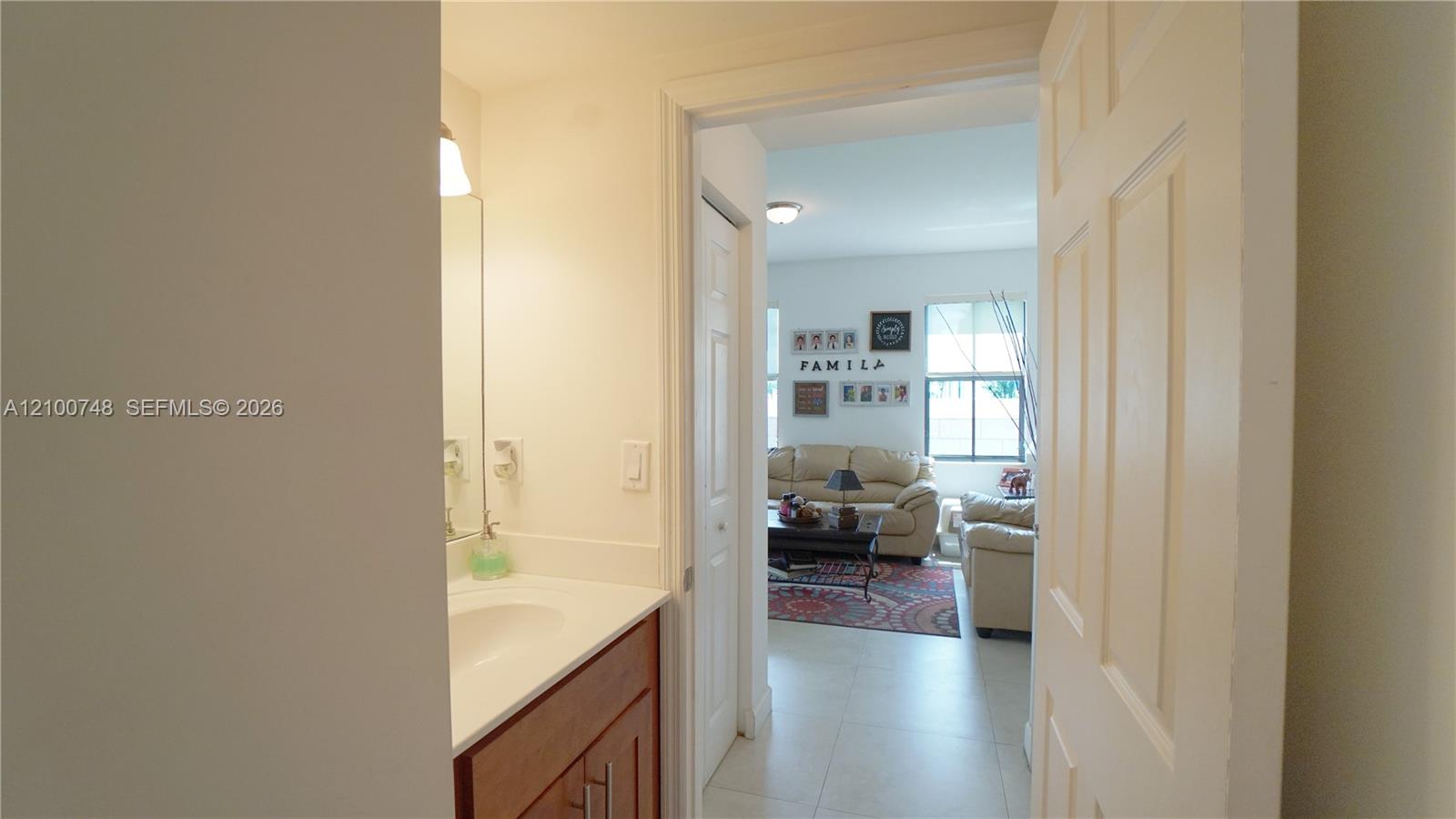 10401 NW 61st Lane gallery image #11