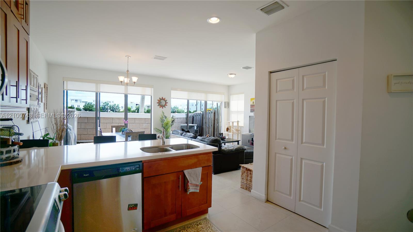 10401 NW 61st Lane gallery image #7