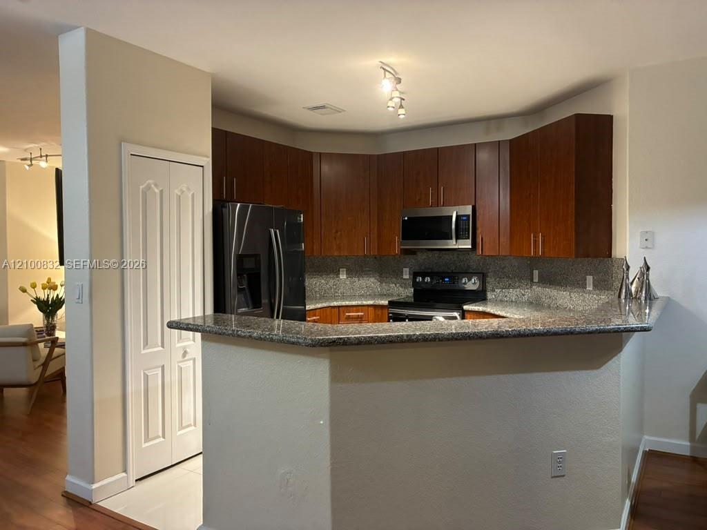 7901 NW 113th Place gallery image #8