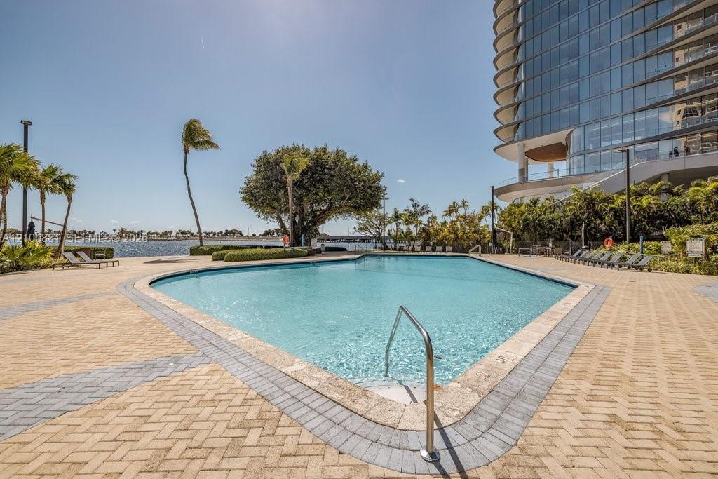 2451 Brickell Avenue