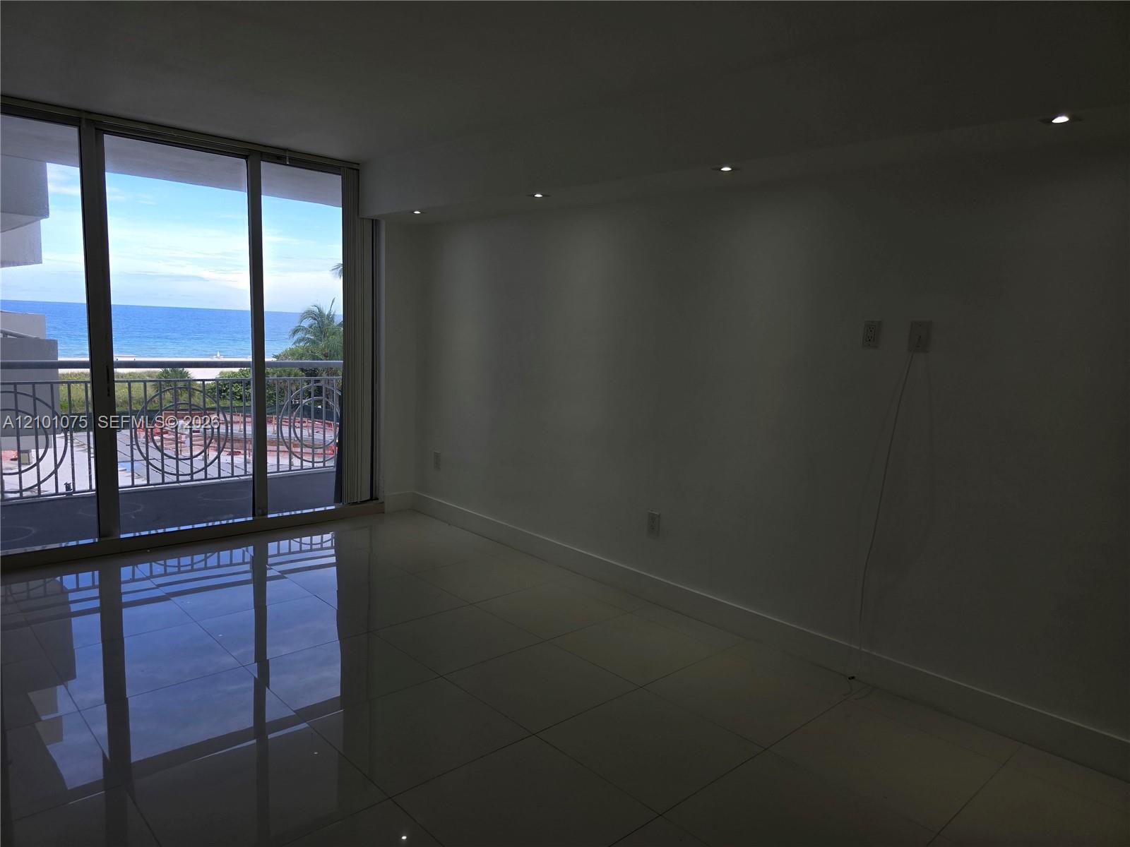 5825 Collins Avenue gallery image #29