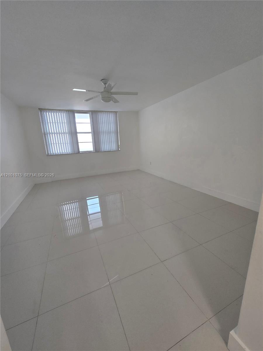 5825 Collins Avenue gallery image #37