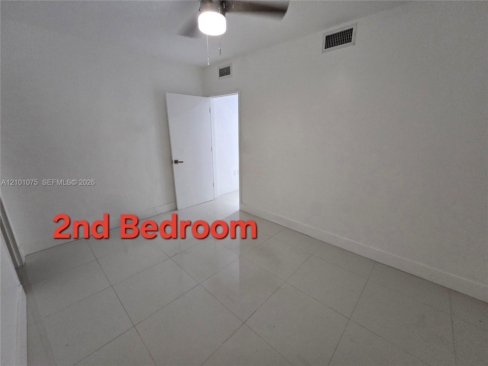 5825 Collins Avenue gallery image #42