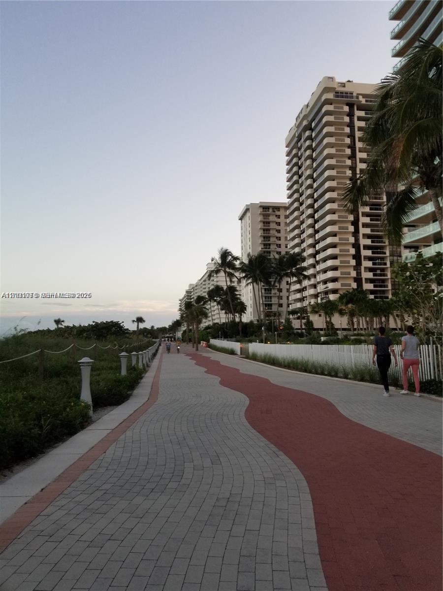 5825 Collins Avenue gallery image #52