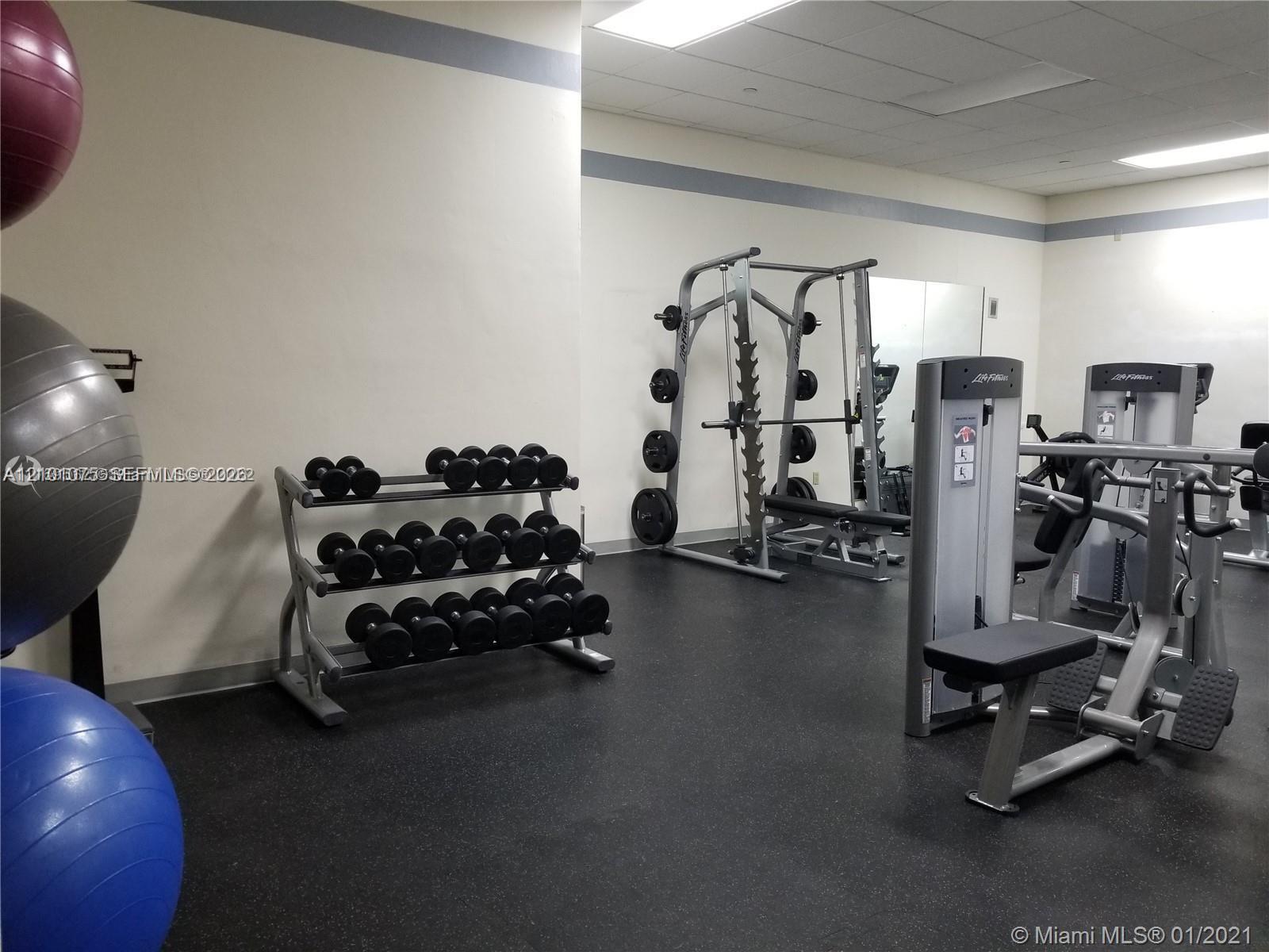 5825 Collins Avenue gallery image #59