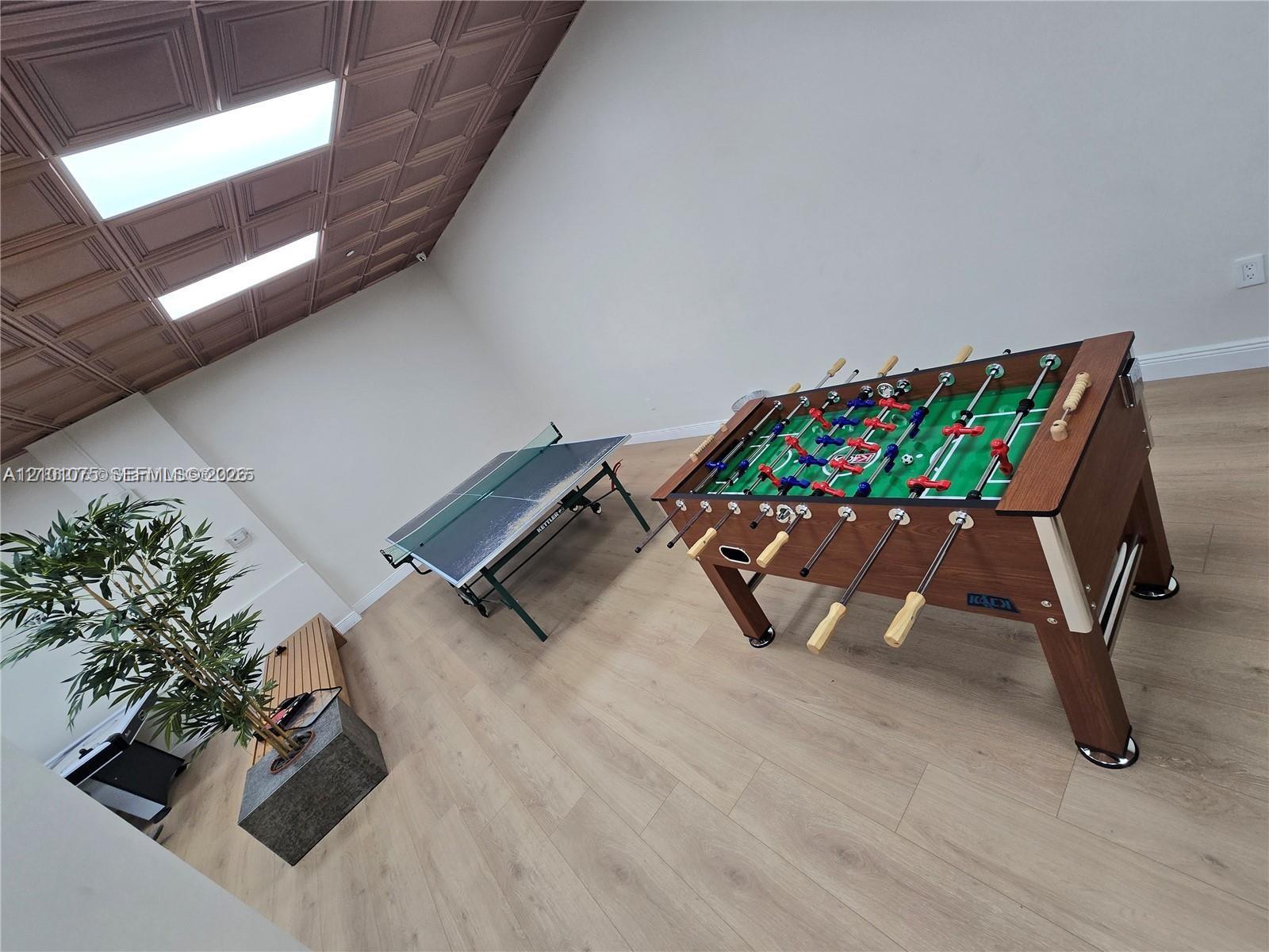 5825 Collins Avenue gallery image #65