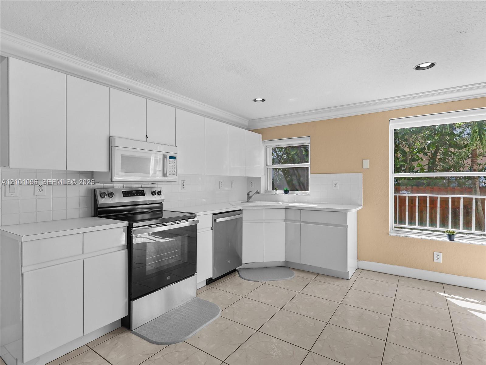 9776 NW 30th Street gallery image #13