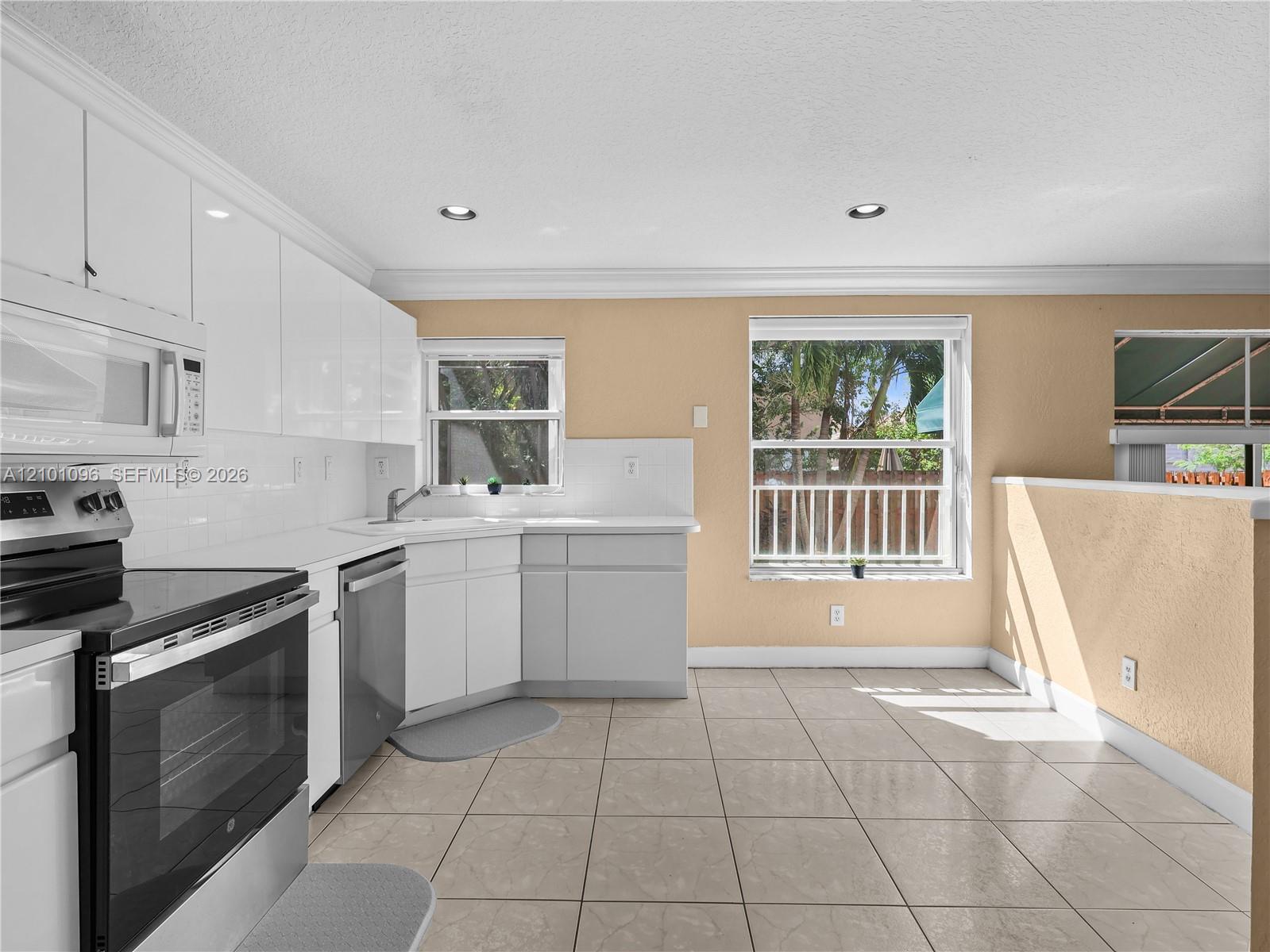 9776 NW 30th Street gallery image #14