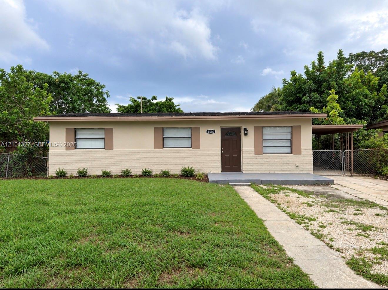 1636 NW 16th Street gallery image #2