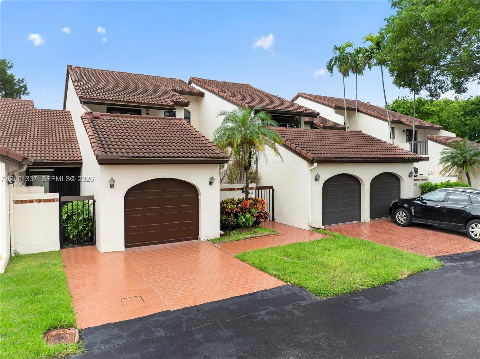 9340 NW 48th Doral Terrace gallery image #1