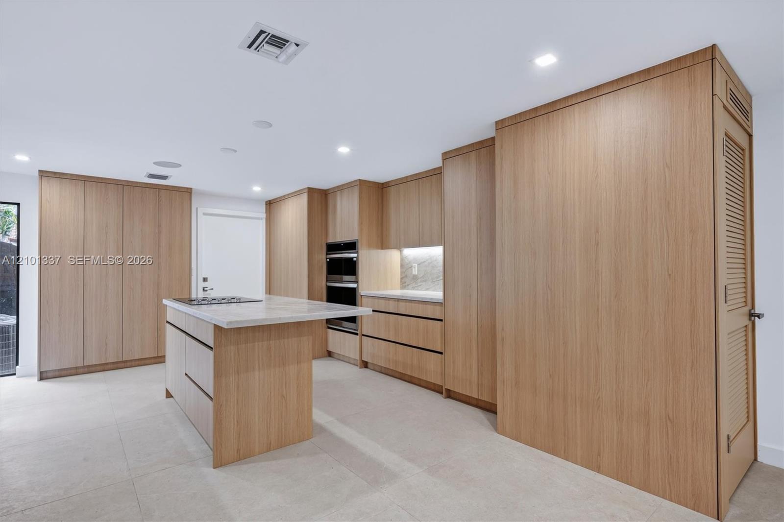 9340 NW 48th Doral Terrace gallery image #4
