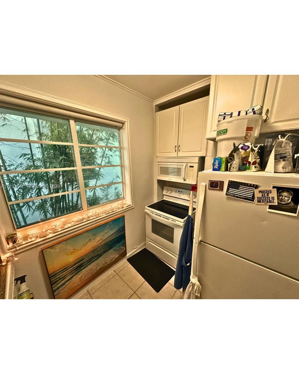 349 Meridian Avenue gallery image #17