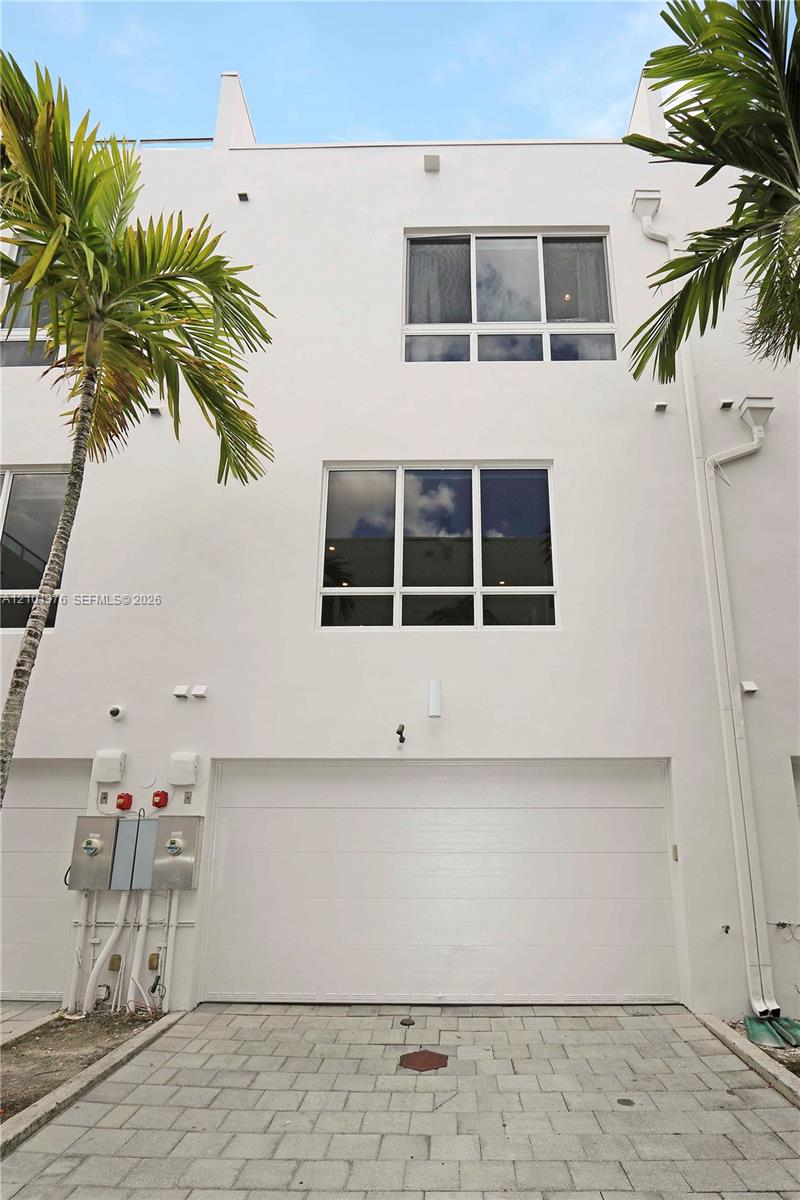 10541 NW 66th Street gallery image #32