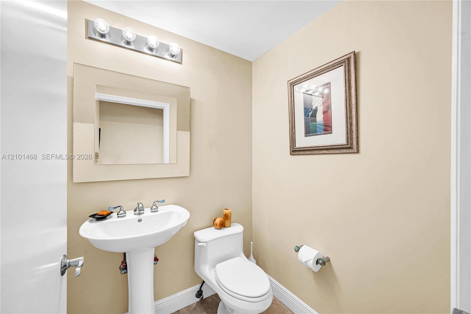 21050 Point Place gallery image #25