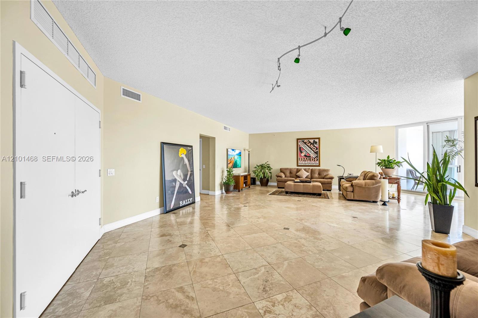 21050 Point Place gallery image #6