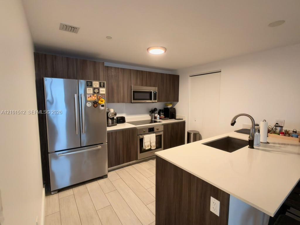 488 NE 18th Street gallery image #9