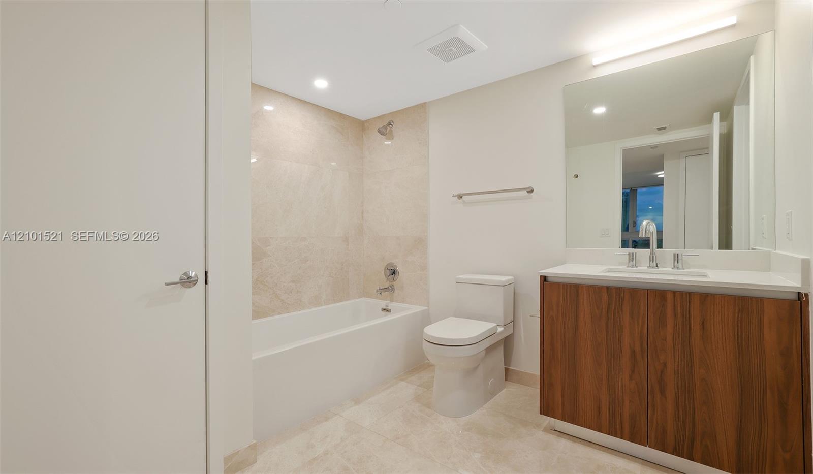 1508 Bay Road gallery image #12