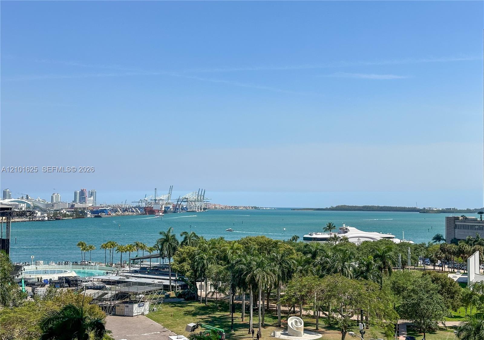 50 Biscayne Boulevard gallery image #1