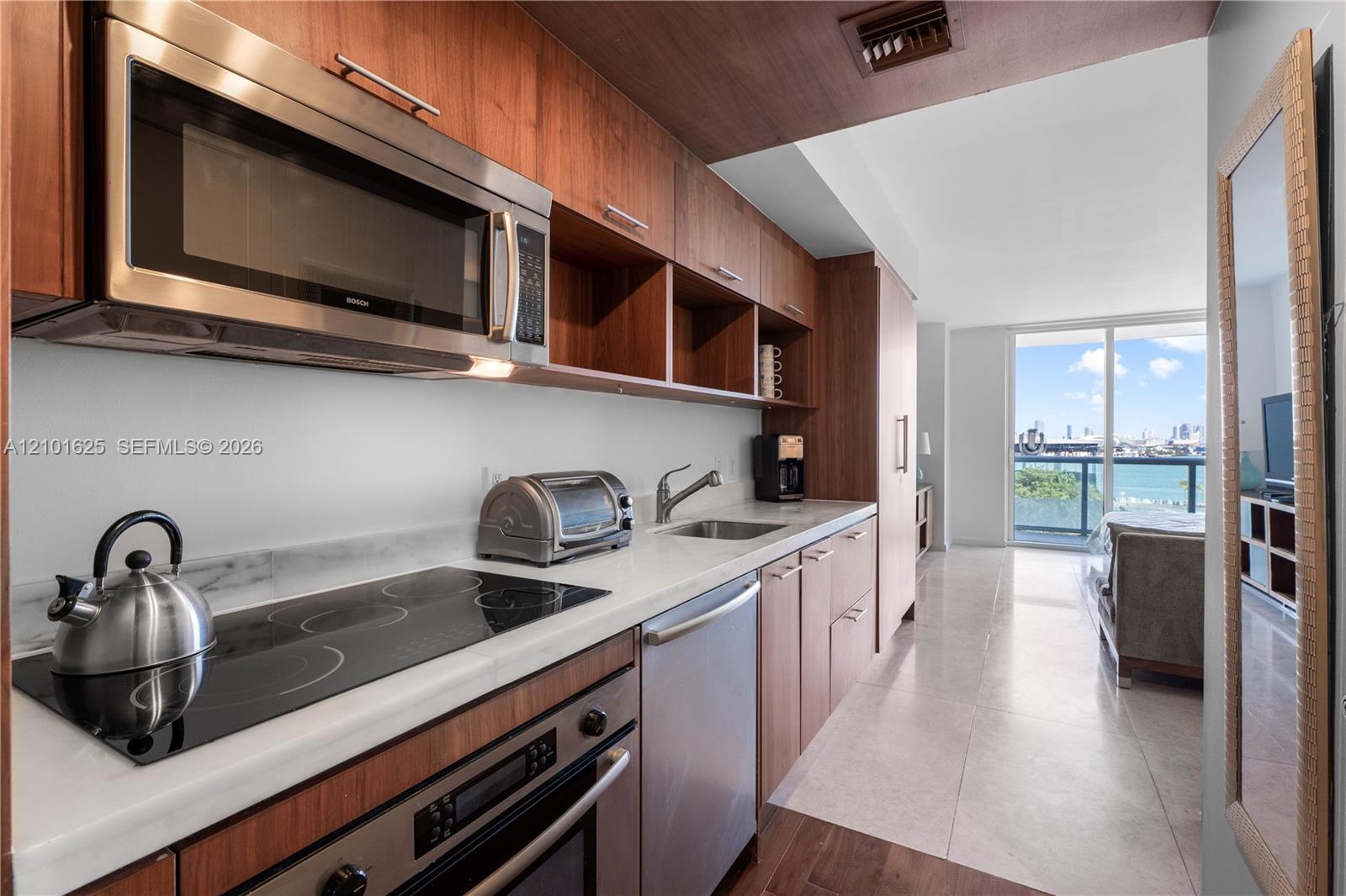 50 Biscayne Boulevard gallery image #3