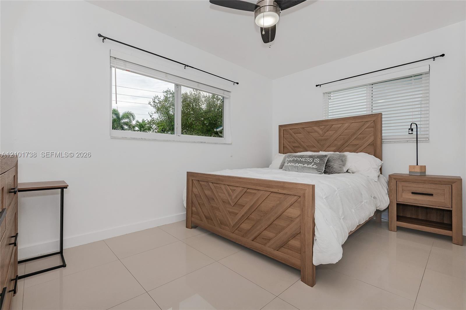 711 SW 14th Court gallery image #10