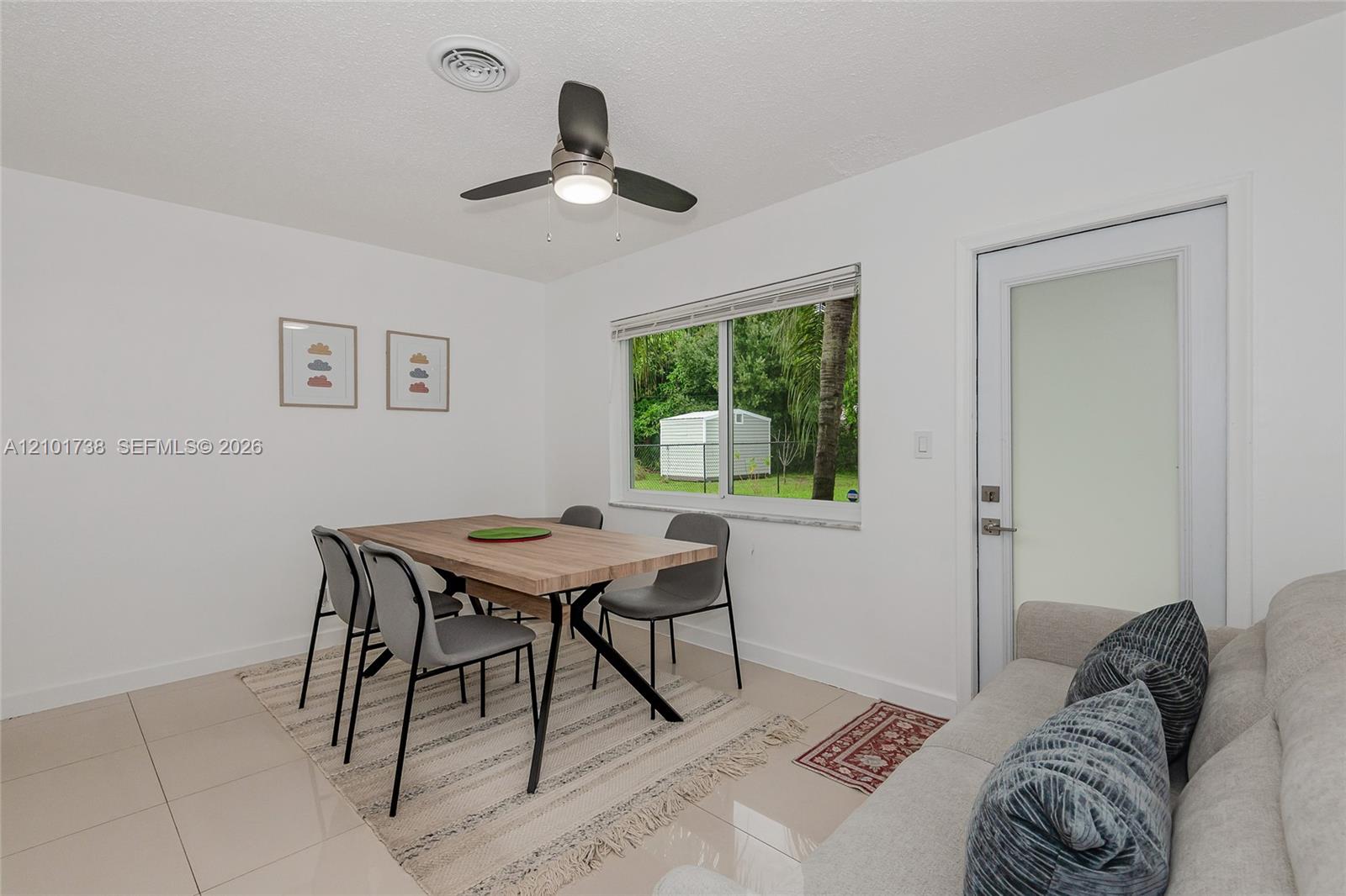 711 SW 14th Court gallery image #18