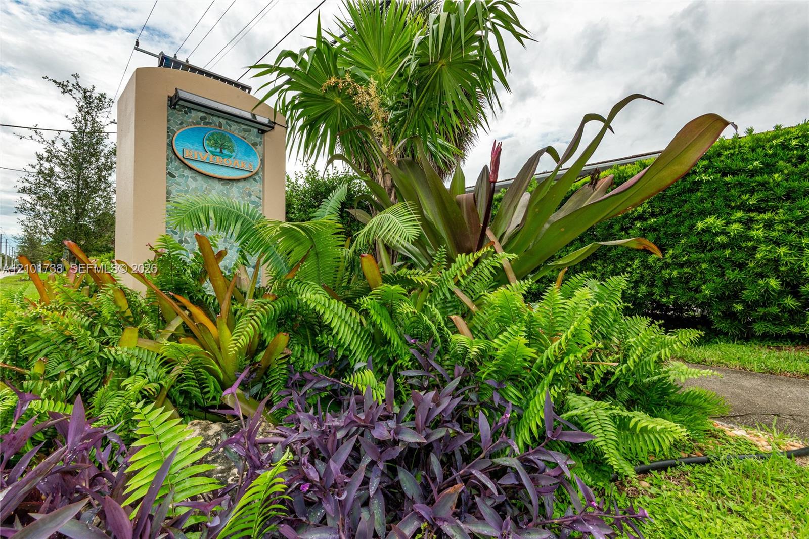 711 SW 14th Court gallery image #21