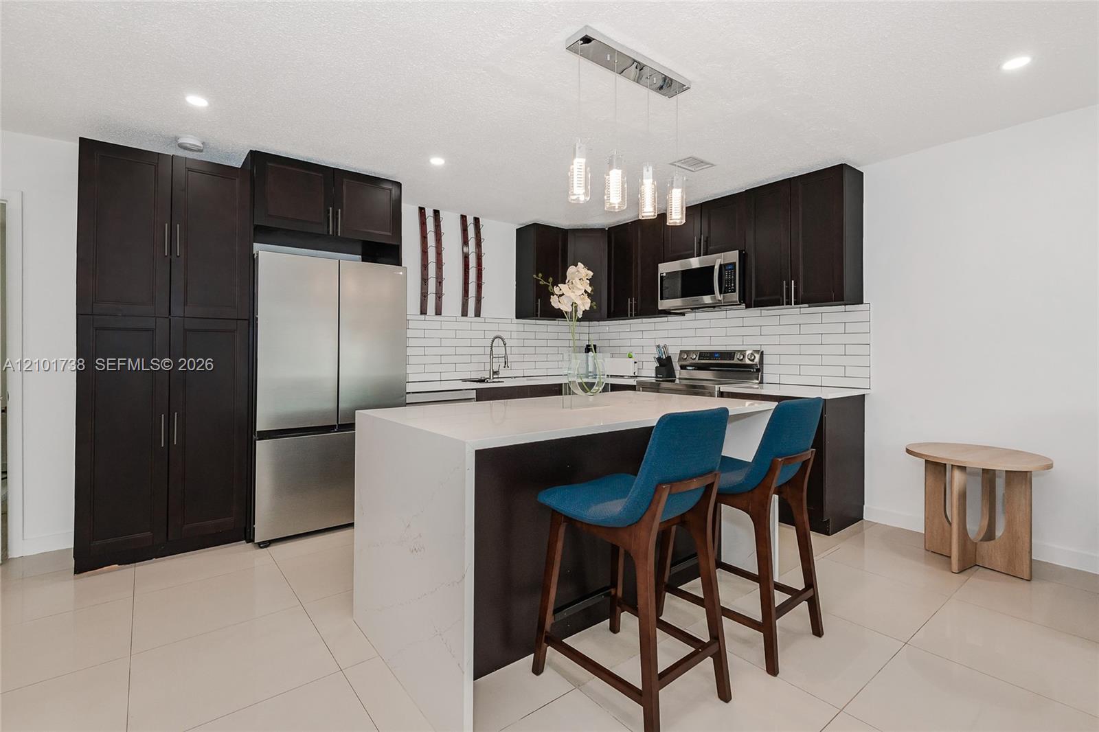 711 SW 14th Court gallery image #3