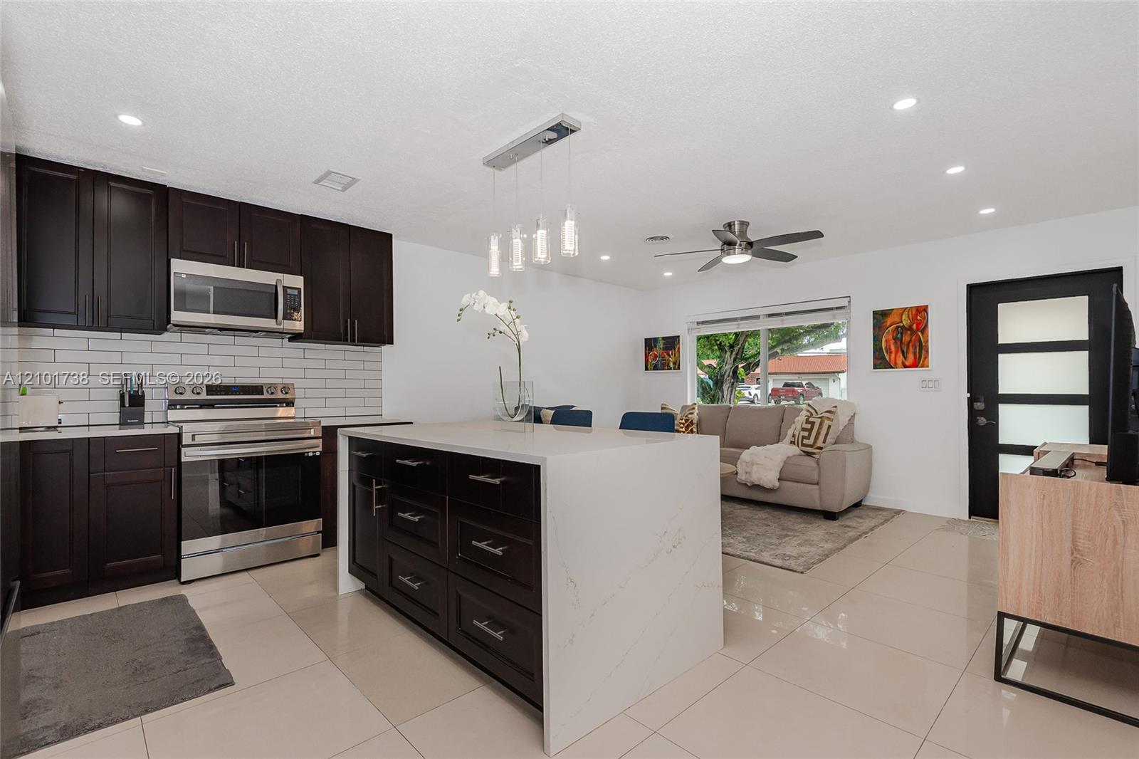 711 SW 14th Court gallery image #6