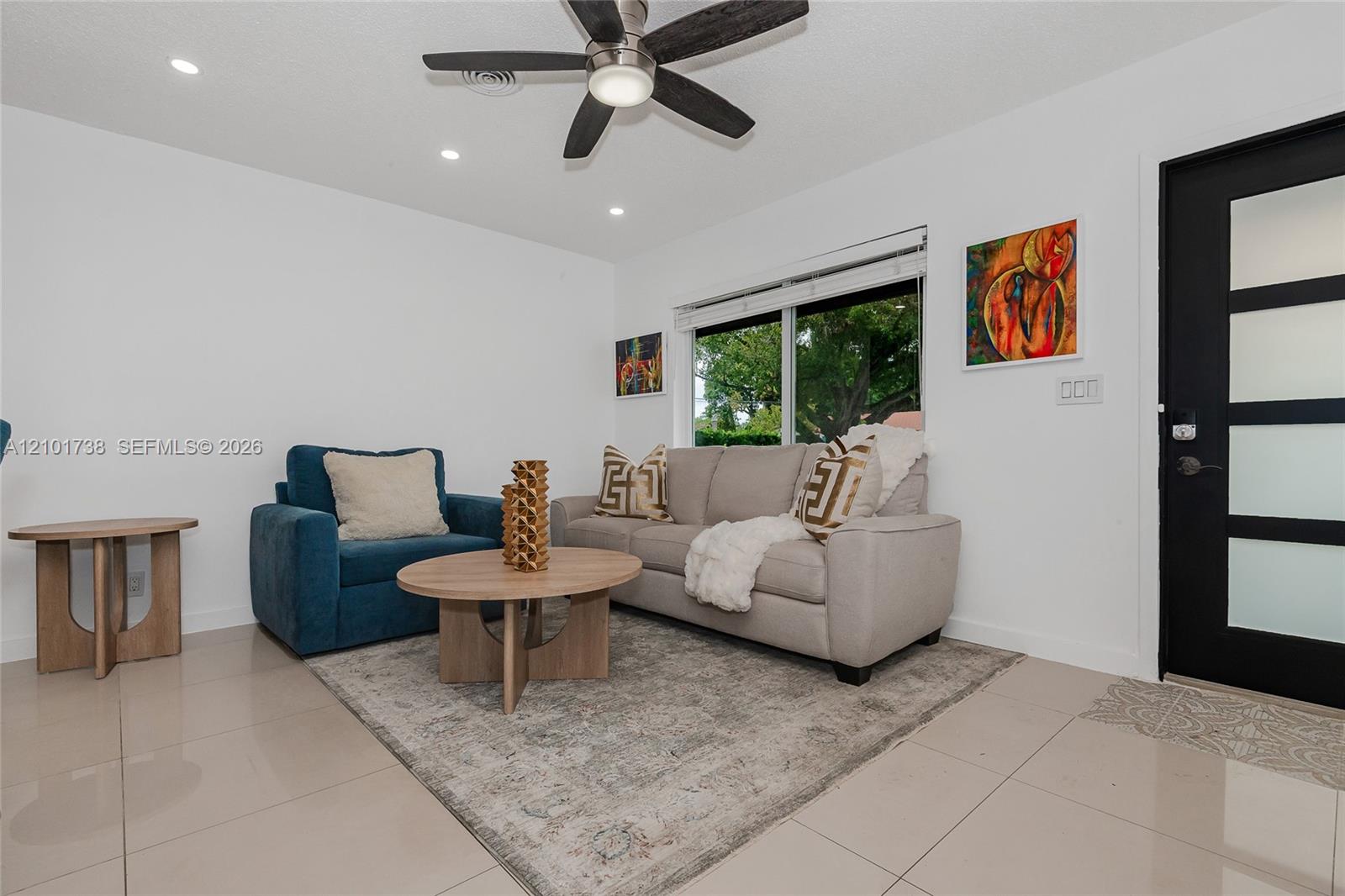 711 SW 14th Court gallery image #9