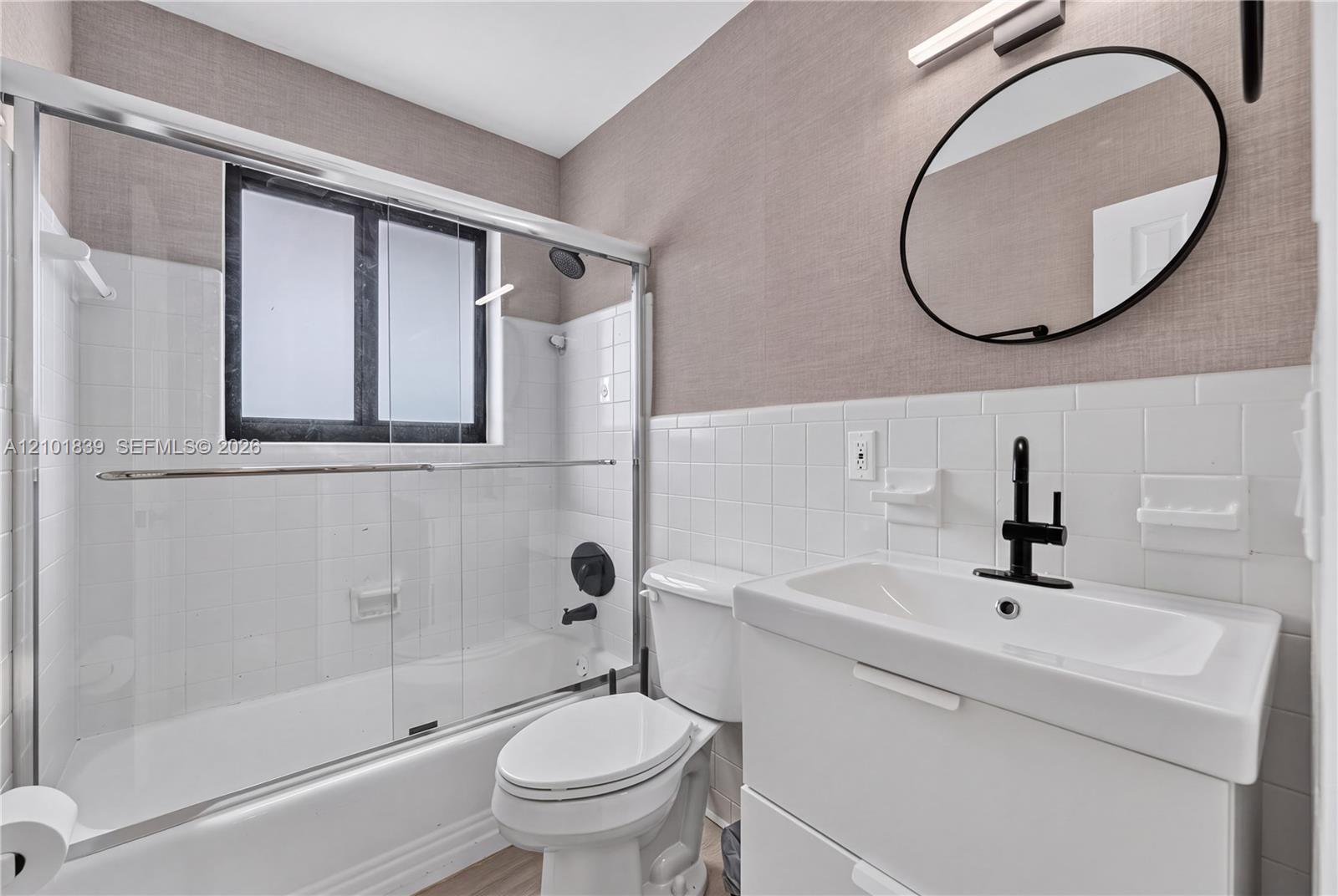 433 NW 15th Way gallery image #15
