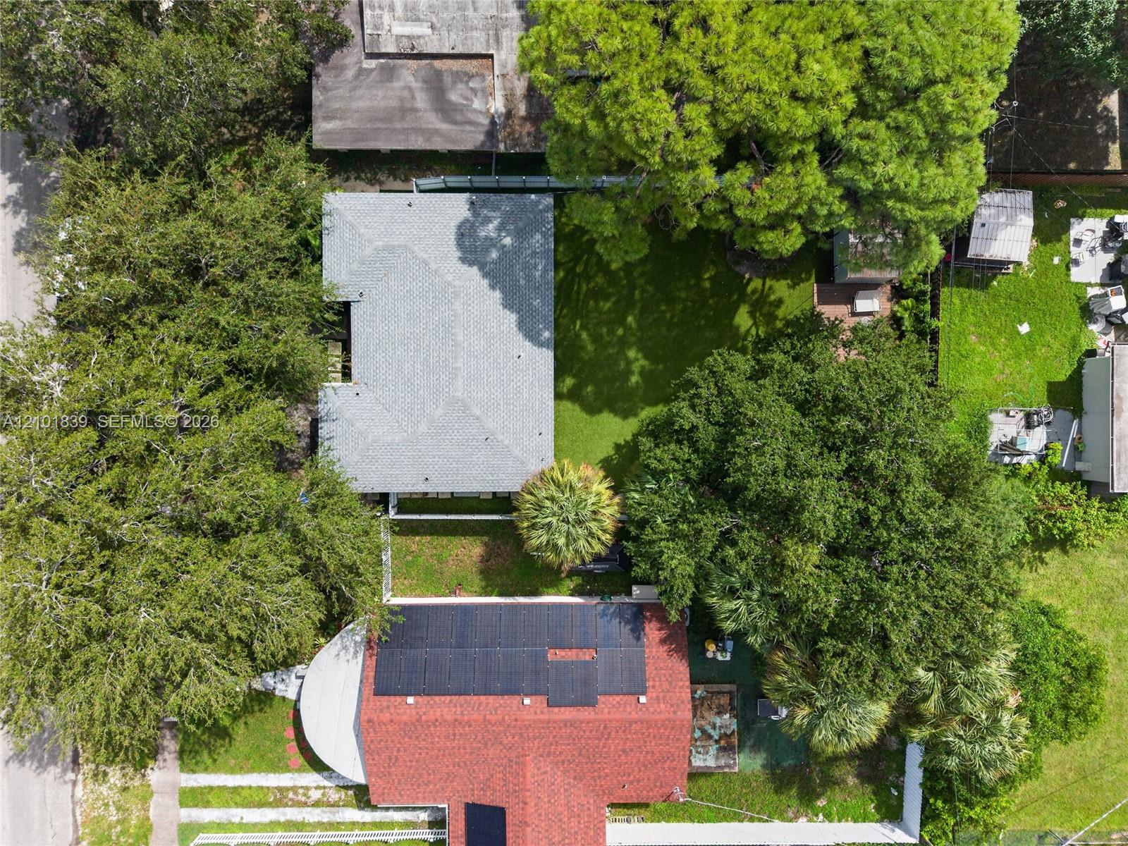 433 NW 15th Way gallery image #22