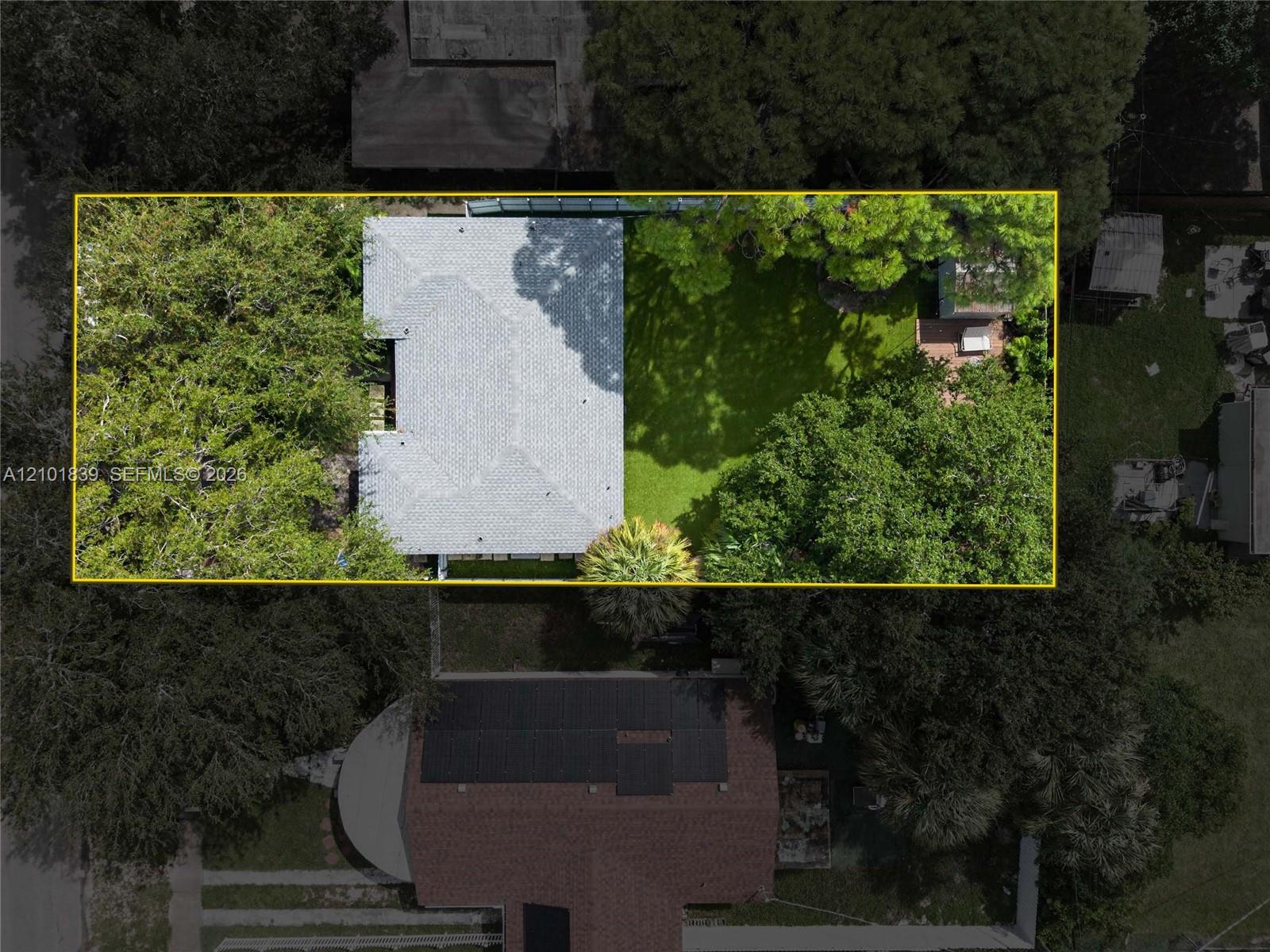 433 NW 15th Way gallery image #23