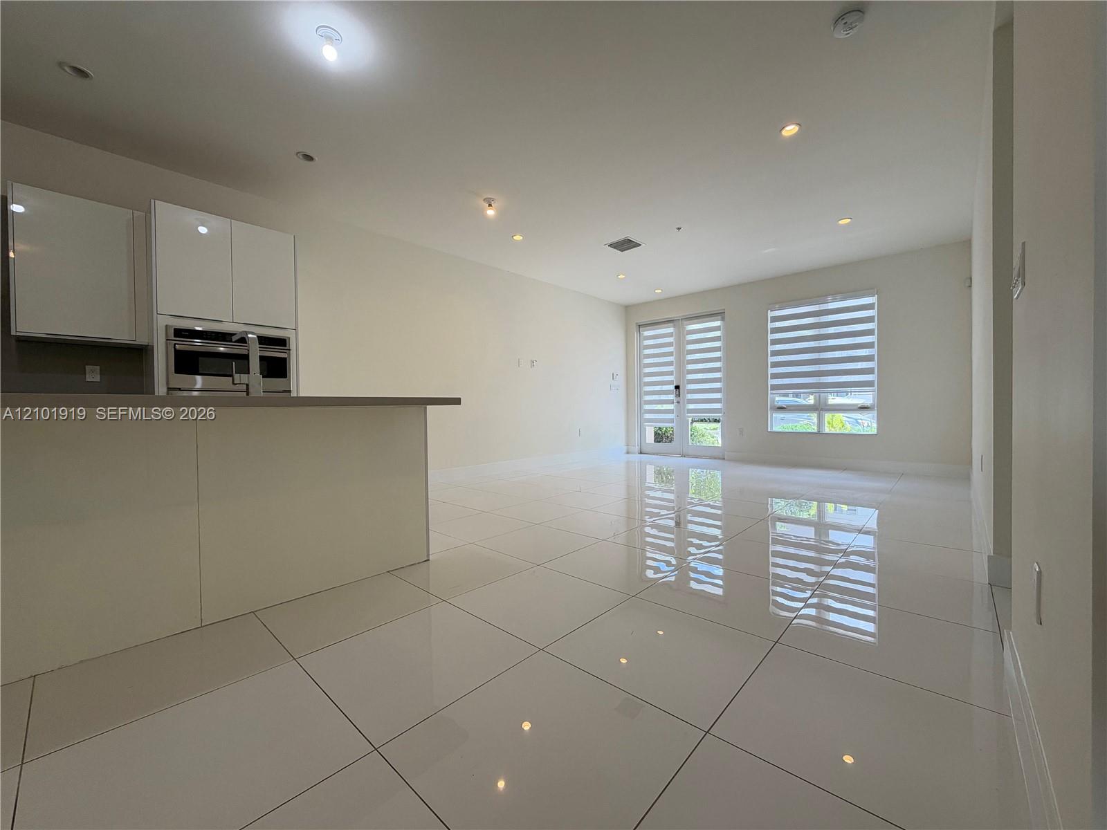 10225 NW 63rd Terrace gallery image #8