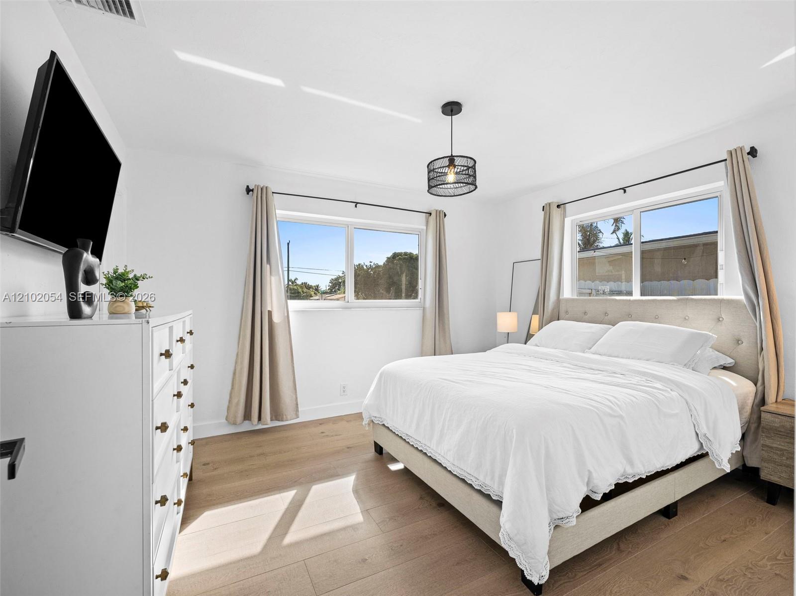 231 SW 28th Terrace gallery image #11