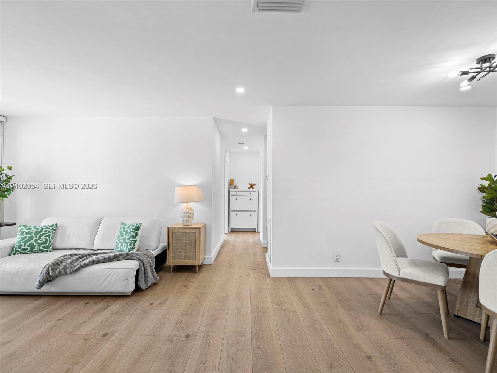 231 SW 28th Terrace gallery image #20