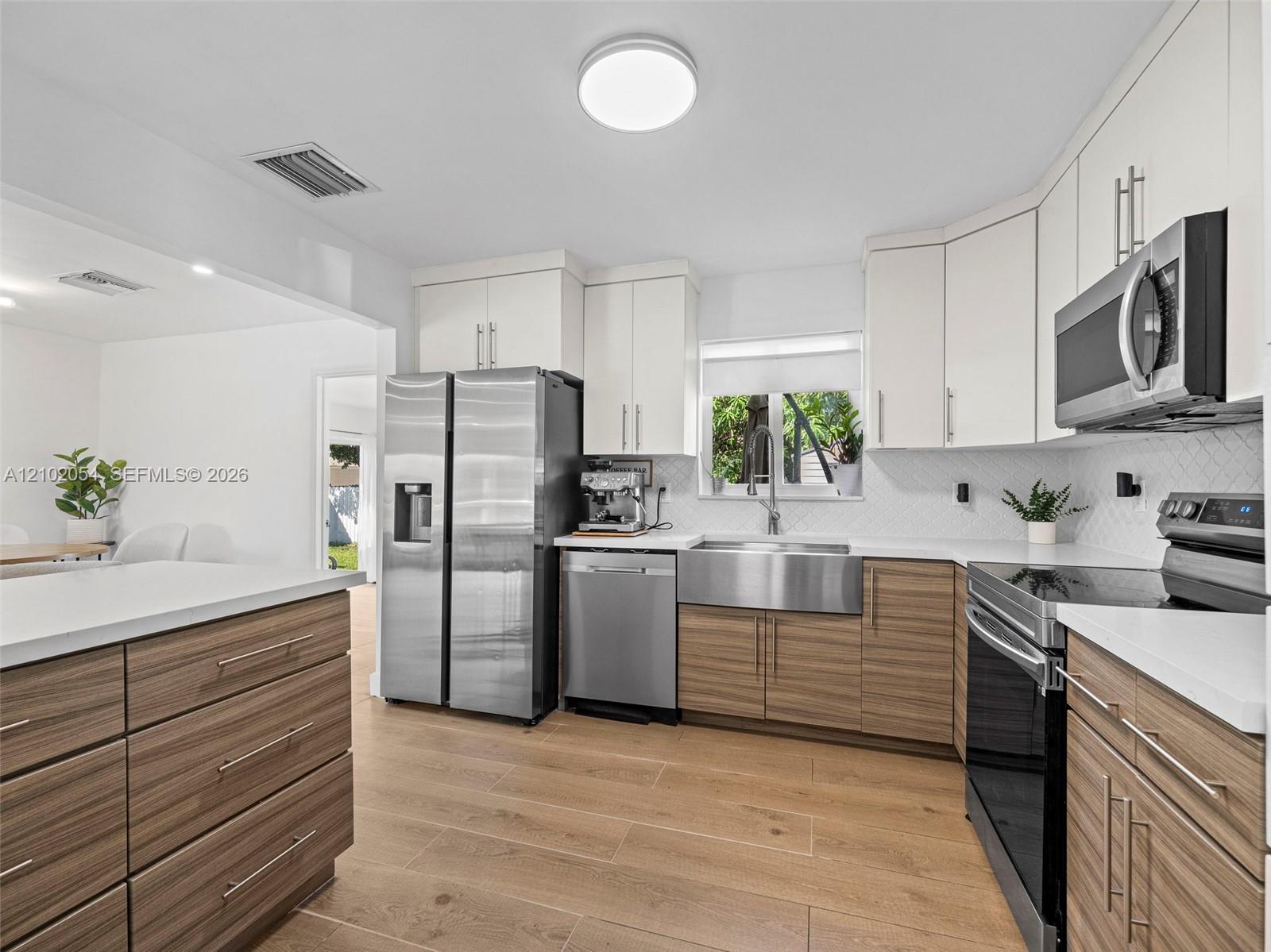 231 SW 28th Terrace gallery image #7